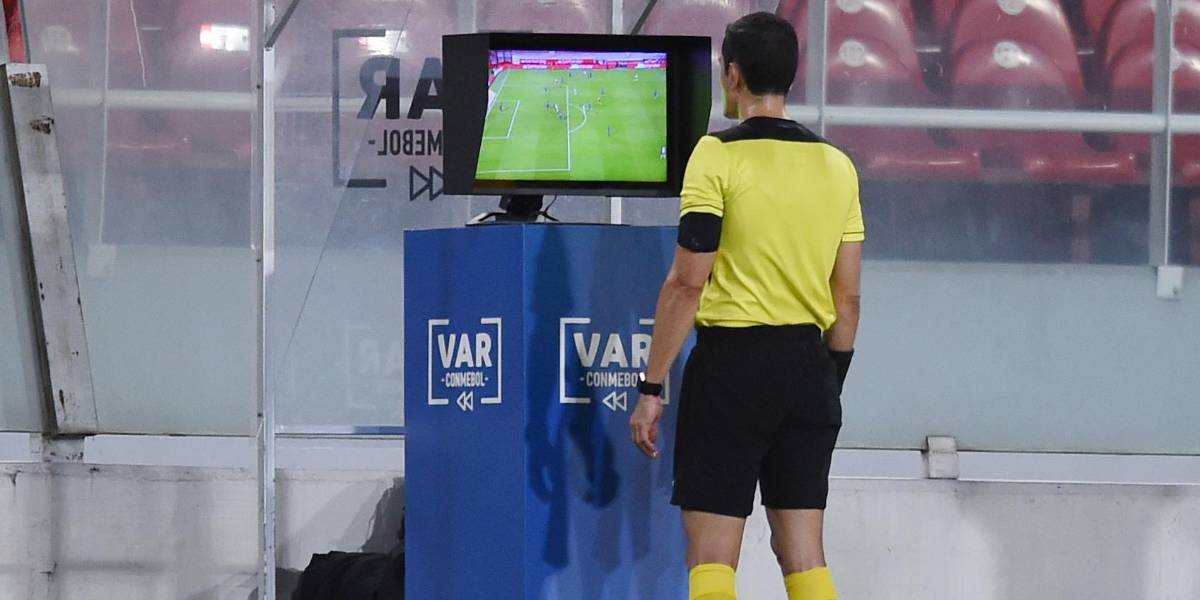 FIFA prepara cambios inéditos en el VAR para el Mundial 2026