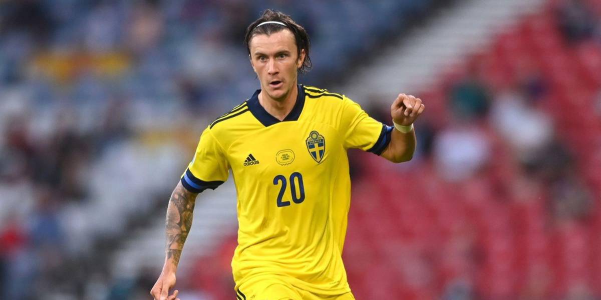 Futbolista sueco Kristoffer Olsson sale del hospital seis meses después de su enfermedad cerebral