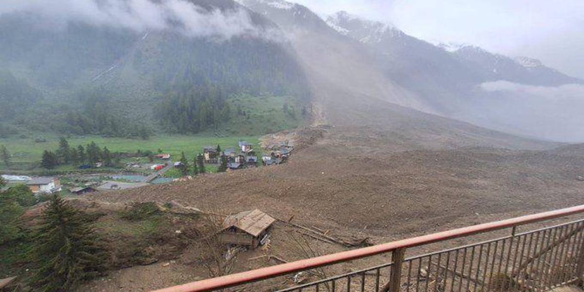 El pueblo en Suiza que quedó sepultado por una avalancha provocada por el derrumbe de un glaciar