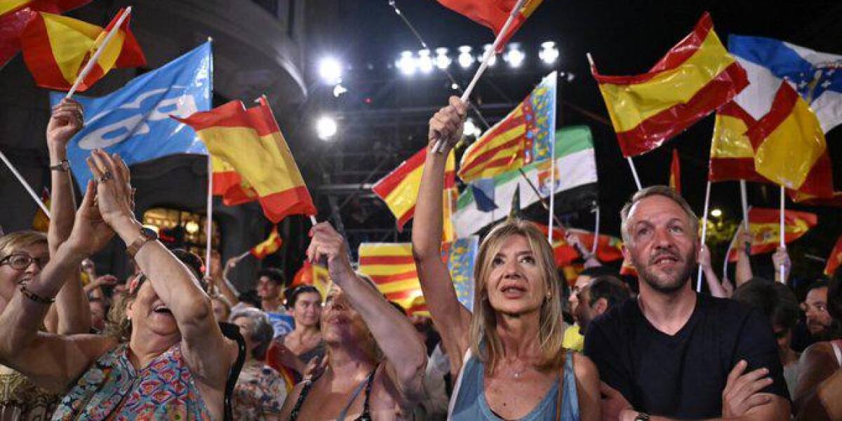 Elecciones en España: estrecha victoria de la derecha que no le asegura llegar al gobierno