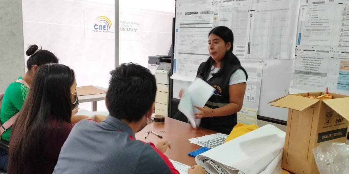 CNE contratará a 10.000 personas más para las elecciones del 5 de febrero