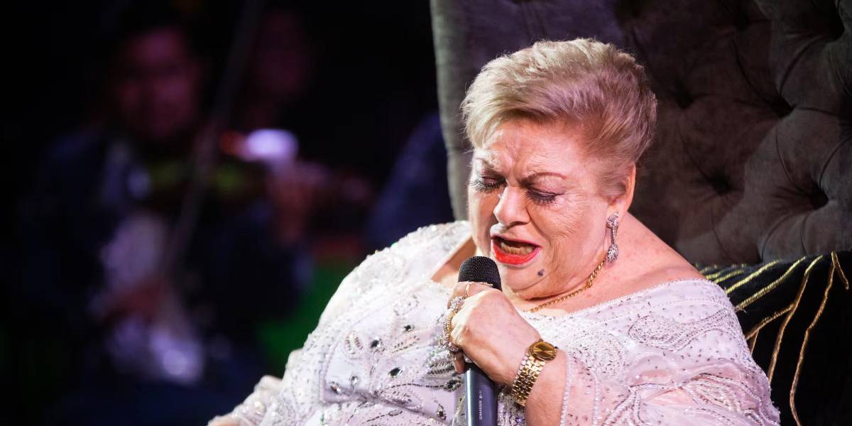 Paquita la del Barrio aparece en una firma de autógrafos en preocupante estado