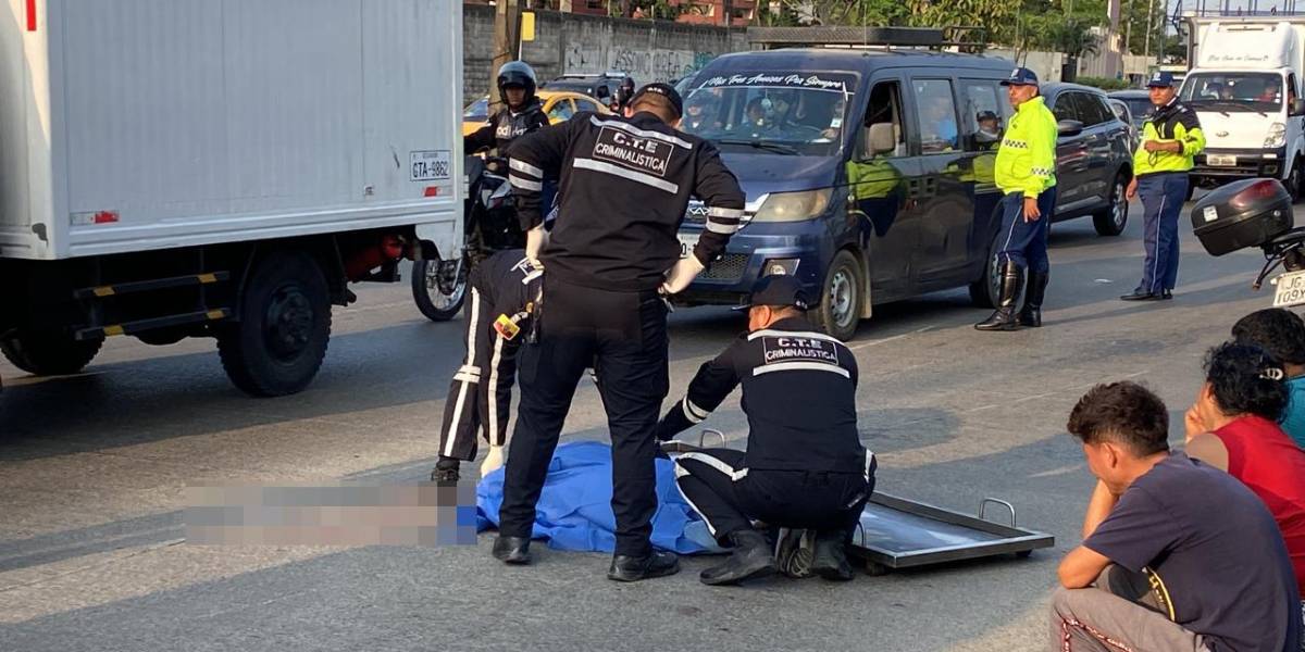 Guayaquil | Una mujer falleció tras caer de una motocicleta en la autopista Narcisa de Jesús