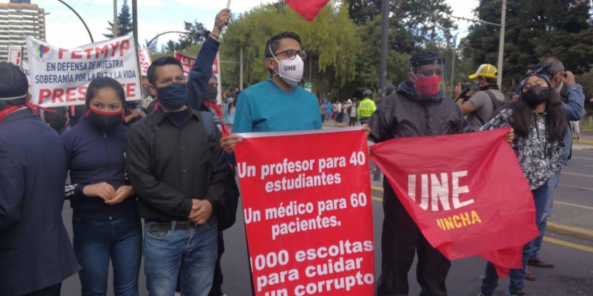 Magisterio de Ecuador en primera protesta del año contra Gobierno de Lasso