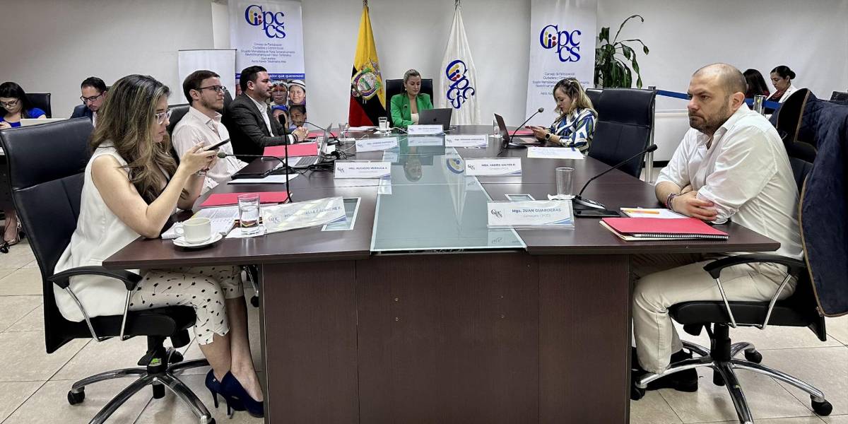 El CPCCS consulta a Procuraduría si puede realizar un solo concurso para renovar a todos los vocales del CNE