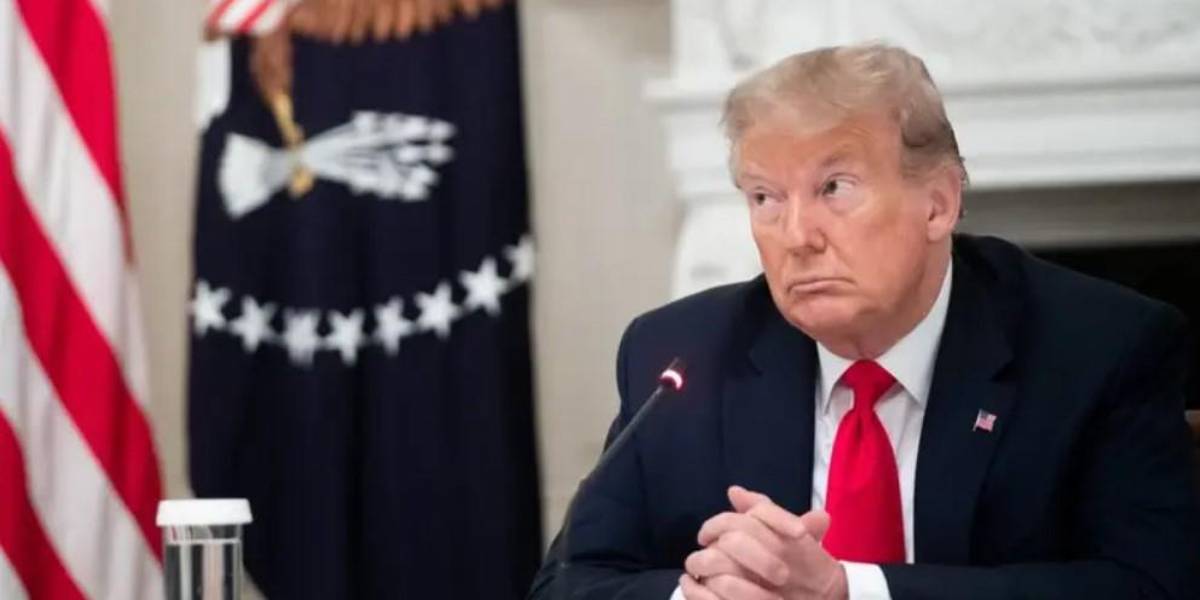 Primer vuelo a Guantánamo y control de Gaza: 10 decisiones que tomó Trump esta semana