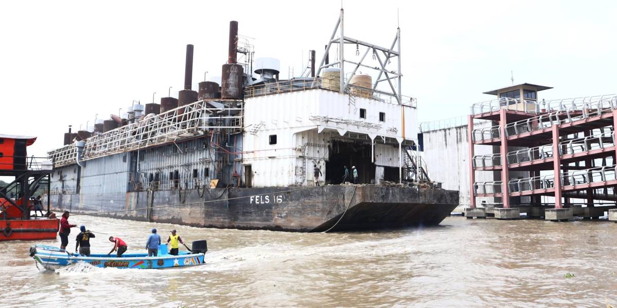 Armada pide el retiro definitivo de puentes basculantes de Durán y Guayaquil a la isla Santay