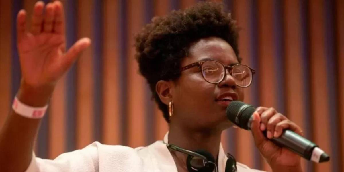 Reni Eddo-Lodge: Tiene sentido que la gente quiera parecer blanca en una sociedad que alaba la piel blanca y el pelo liso