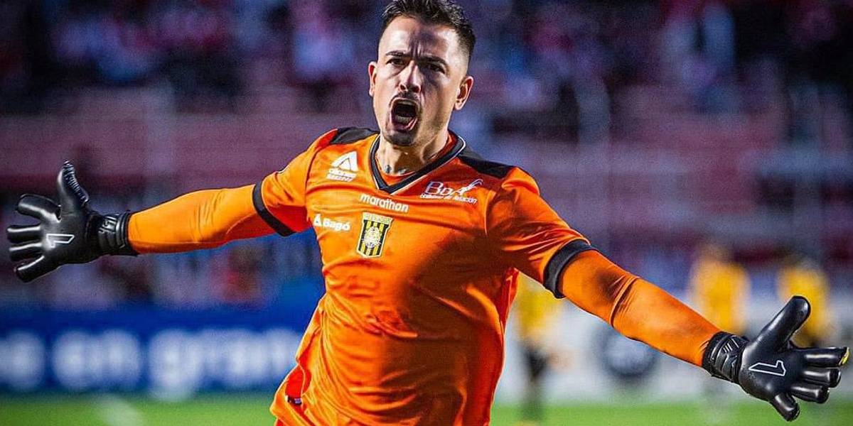 Bolivia tiene la duda del portero Viscarra ante Ecuador por lesión