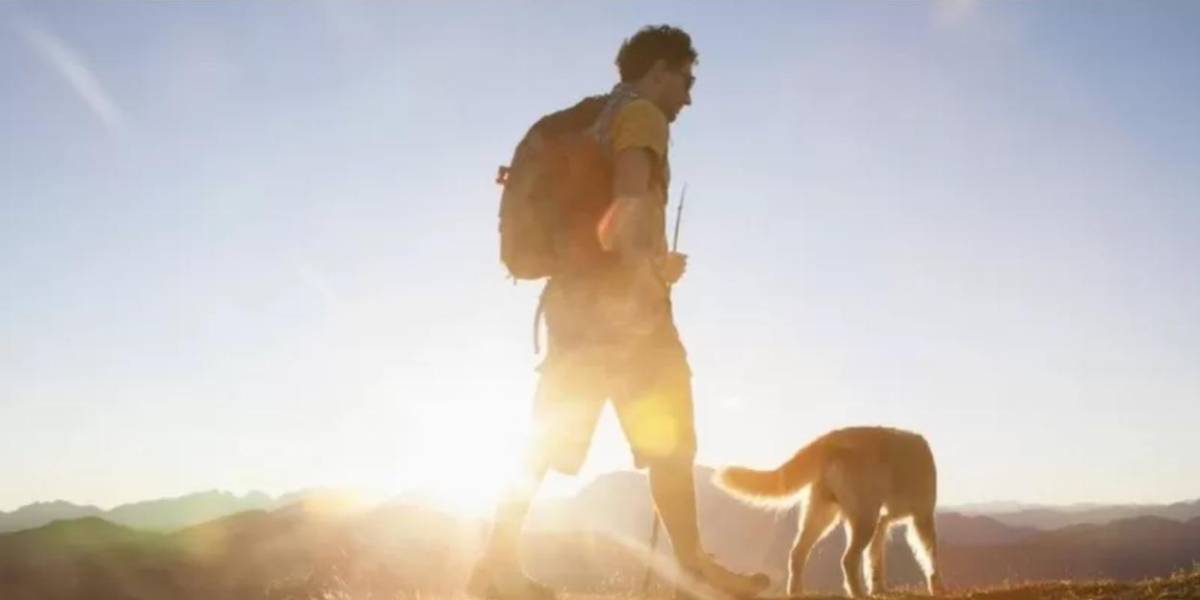 Por qué es recomendable hacer una caminata en las mañanas (y cómo incide a la hora de dormir)