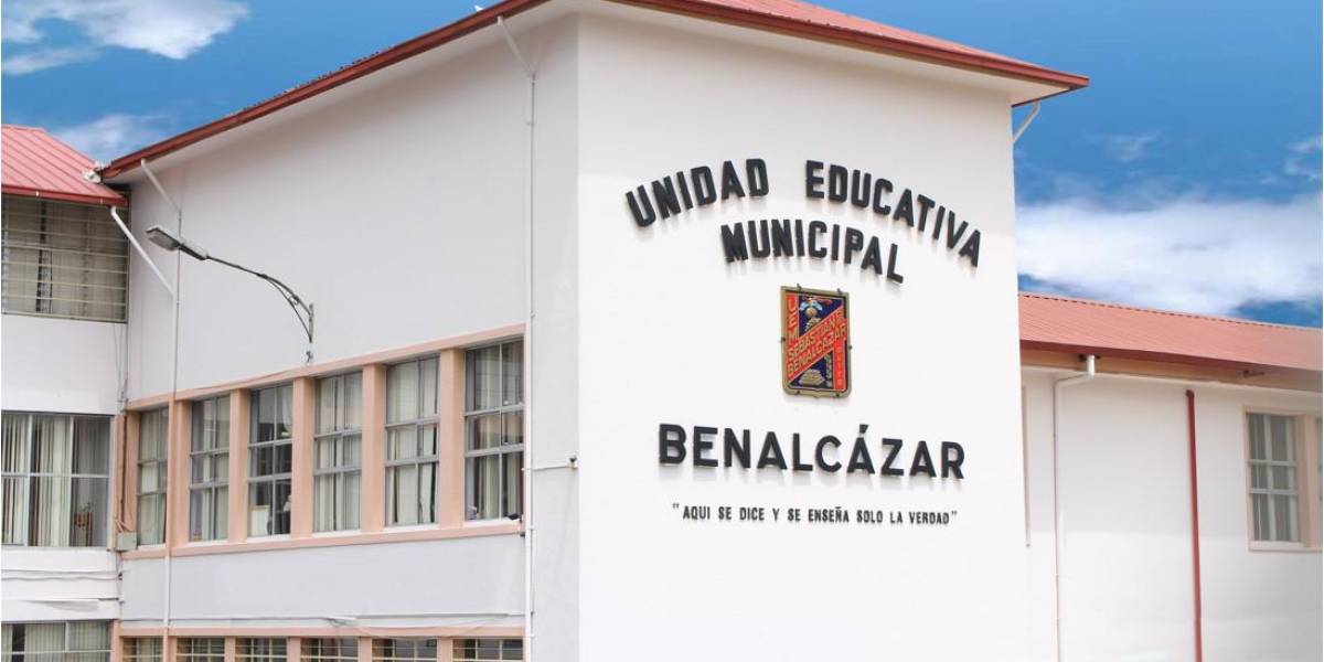 Quito: Colegios municipales dejarán de ser puntos de vacunación, por inicio de clases