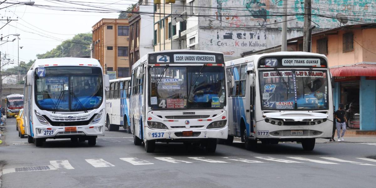 Ecuador espera un nuevo ajuste de precios en los combustibles