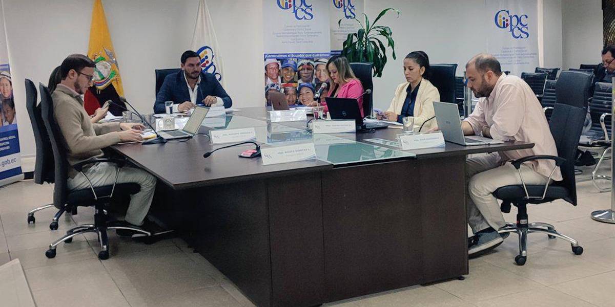 Un grupo de juristas pide la suspensión del concurso para seleccionar Defensor Público