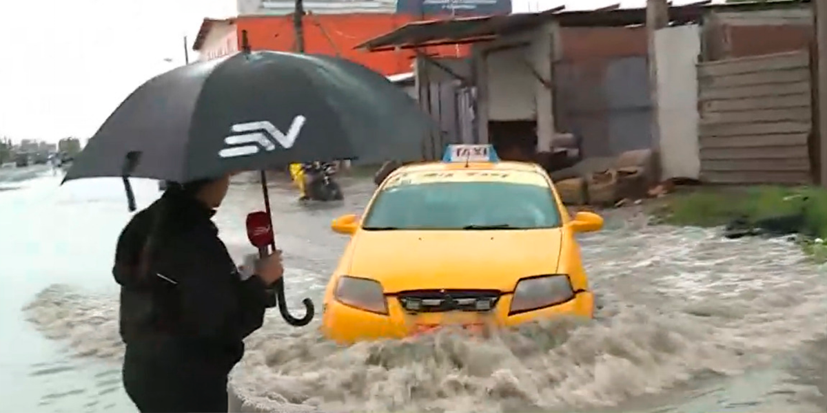 Un taxista intentó arrollar a una periodista de Ecuavisa en Durán
