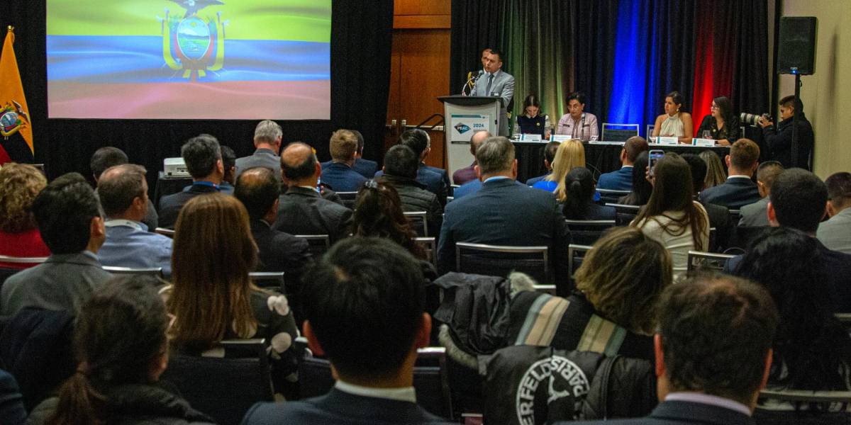 Noboa negocia con el FMI y el acuerdo puede concretarse entre abril y mayo