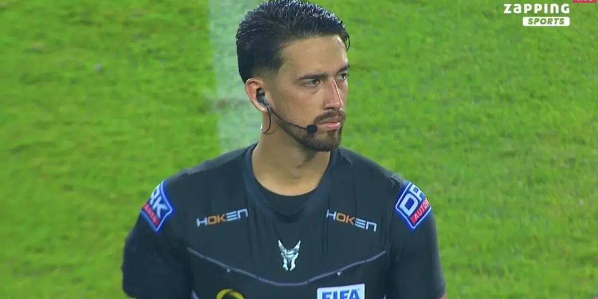 Robert Cabrera pitará el partido Barcelona SC vs. Liga de Quito