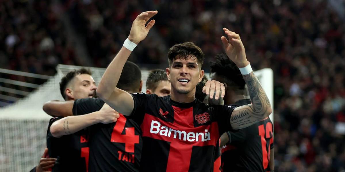 Piero Hincapié y su asistencia de gol para el Bayer Lerverkusen