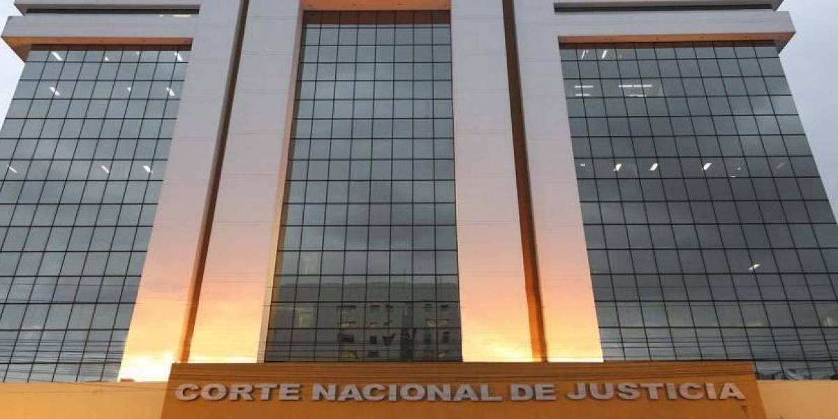 Iván Saquicela renuncia a la presidencia de la Corte Nacional de Justicia, mientras que los magistrados no logran acuerdos para elegir a su sucesor