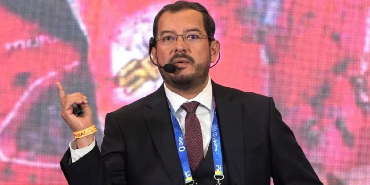 Marco Pazos: Estamos negociando con Djorkaeff Reasco