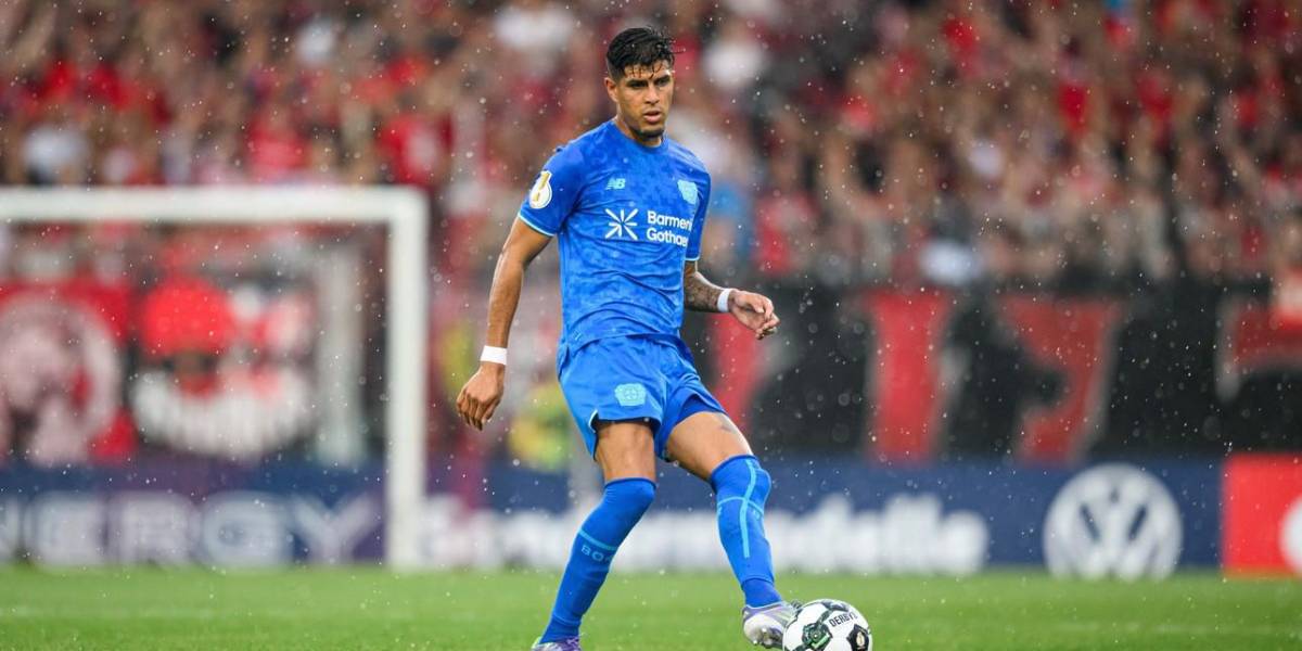 ¿Llega a las Eliminatorias? Piero Hincapié salió con molestias en su rodilla con el Bayer Leverkusen