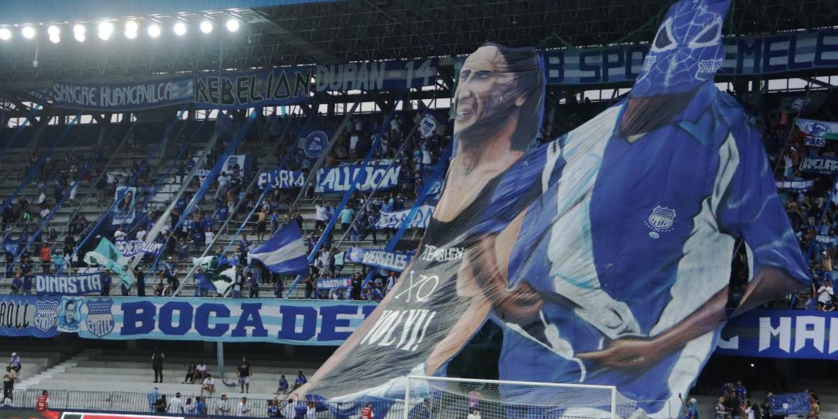 Liga Pro: Emelec fue multado por más de 8 mil dólares por banderas y bengalas en la última fecha