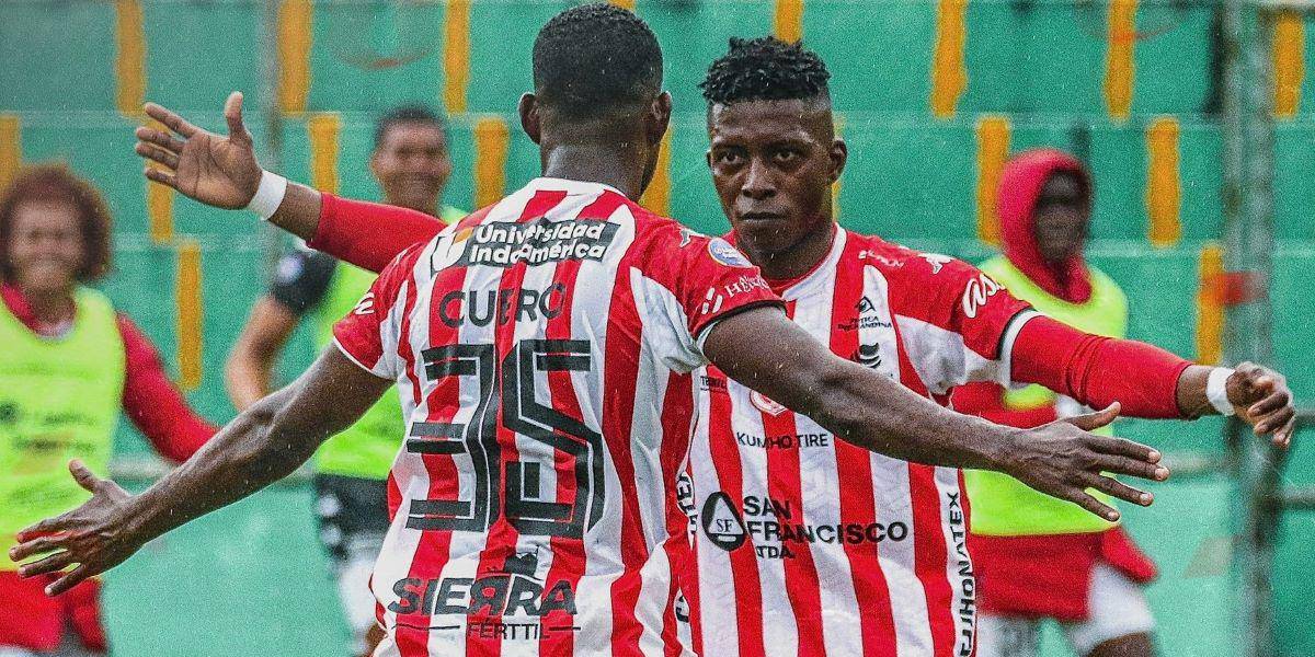 Técnico Universitario consigue agónico empate ante El Nacional en Ambato