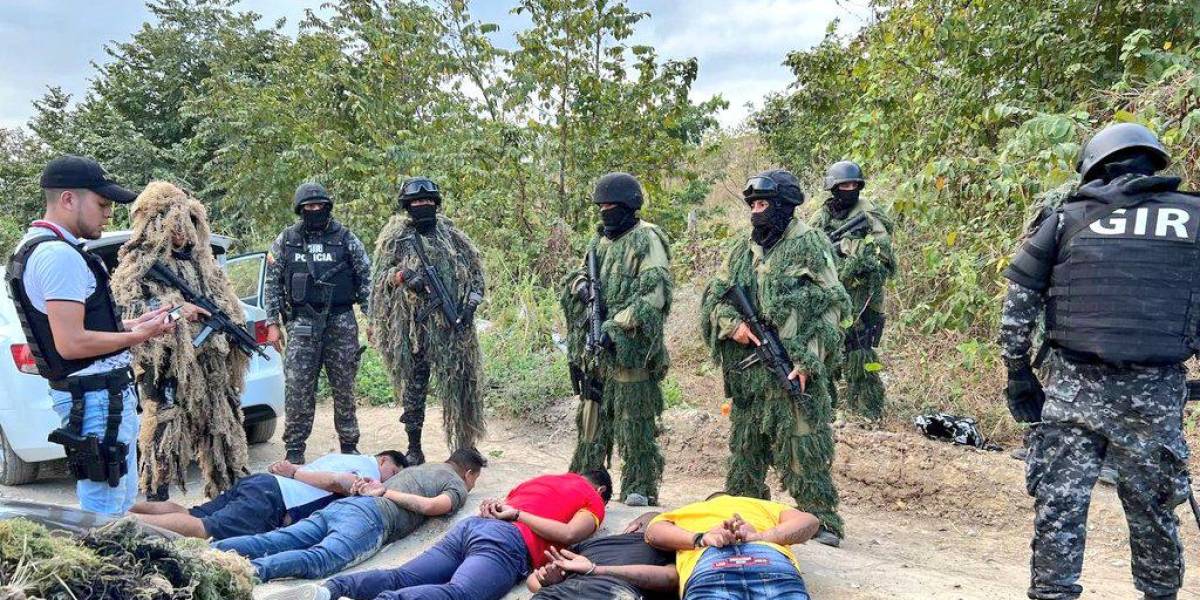 Policía incautó 224 bloques de cocaína en Guayaquil, con apoyo de Estados Unidos