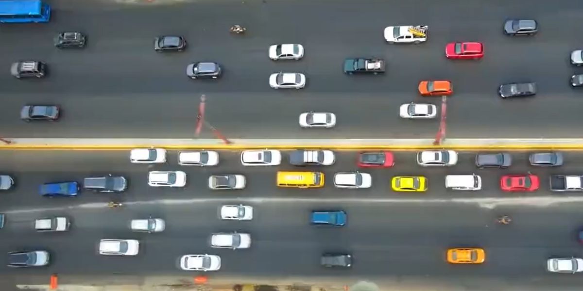 Samborondón al límite: 208 urbanizaciones, cinco centros comerciales y un tráfico que consume hasta dos horas al día