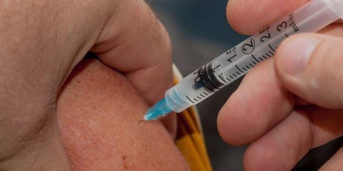Indagan en Chile la muerte de una adulta mayor tras recibir tercera dosis de vacuna anticovid