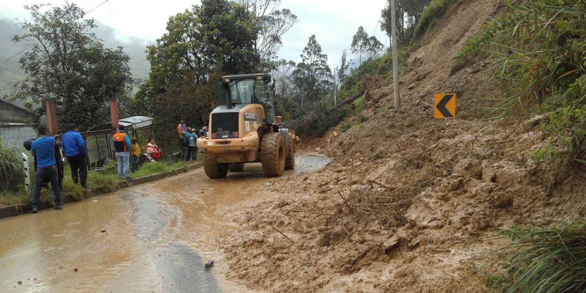 Cierran la vía Cuenca-Molleturo por reparaciones
