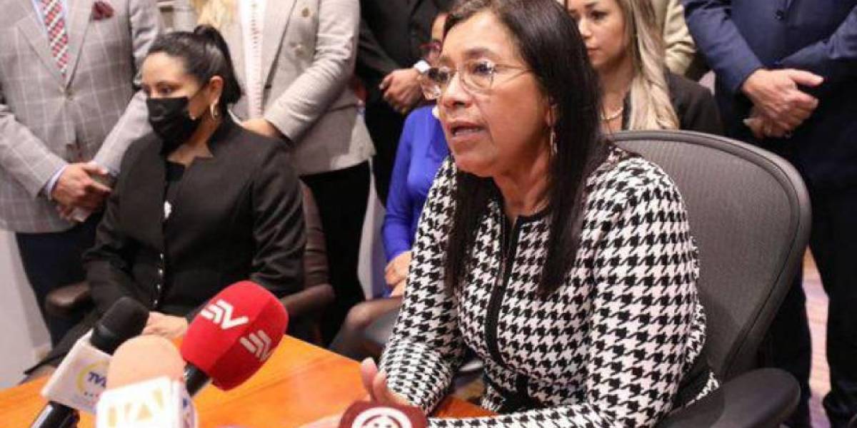 Bancadas de UNES y PSC desmienten acuerdos con Guadalupe Llori