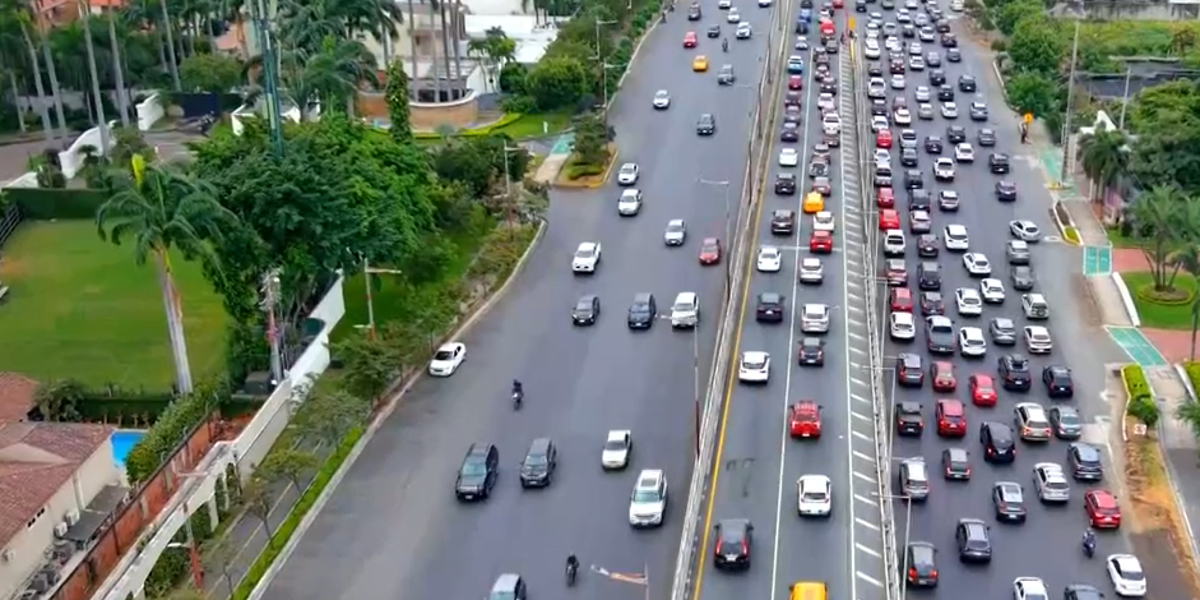 Expertos advierten que ampliar la vía no resolverá el problema de fondo en Samborondón