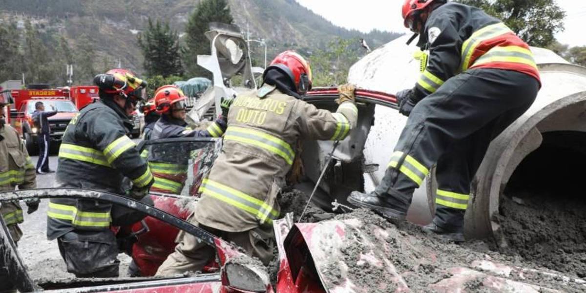 Quito: el concejal Wilson Merino solicita declarar en emergencia a la avenida Simón Bolívar