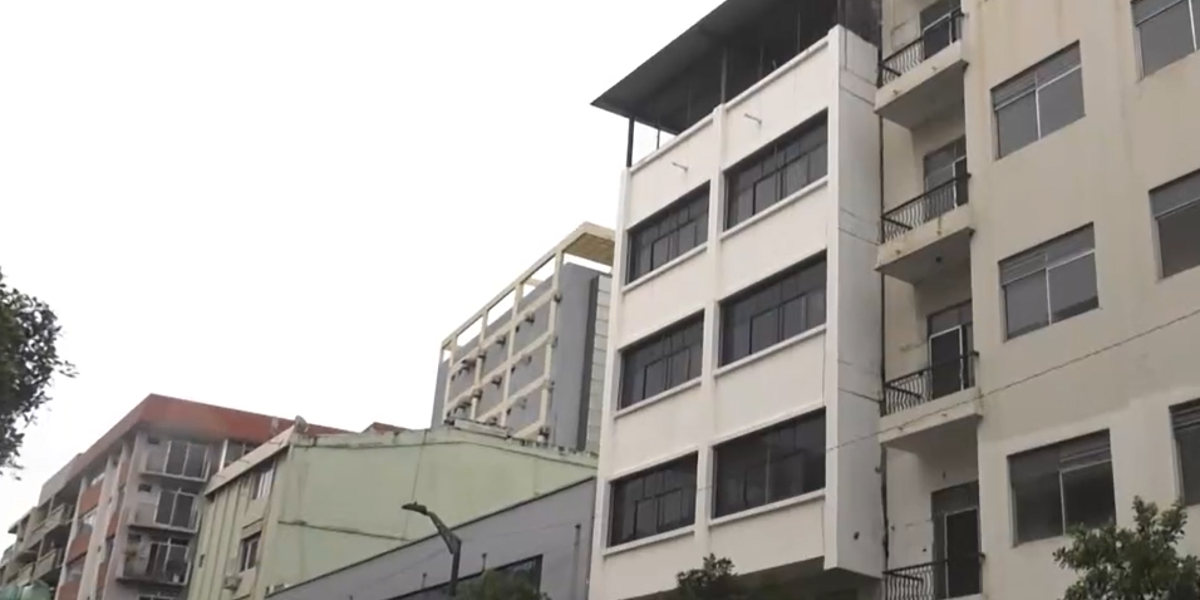 Tres mil predios de Guayaquil enfrentan posibles multas por fachadas en mal estado