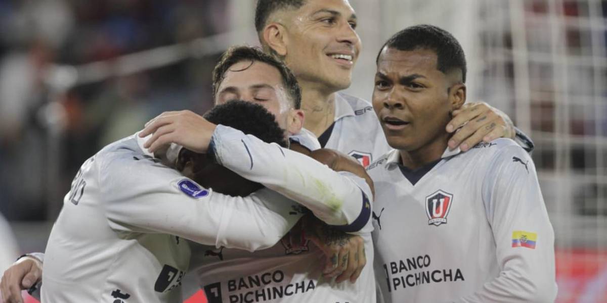 Liga de Quito vence y mete presión a Barcelona en la punta