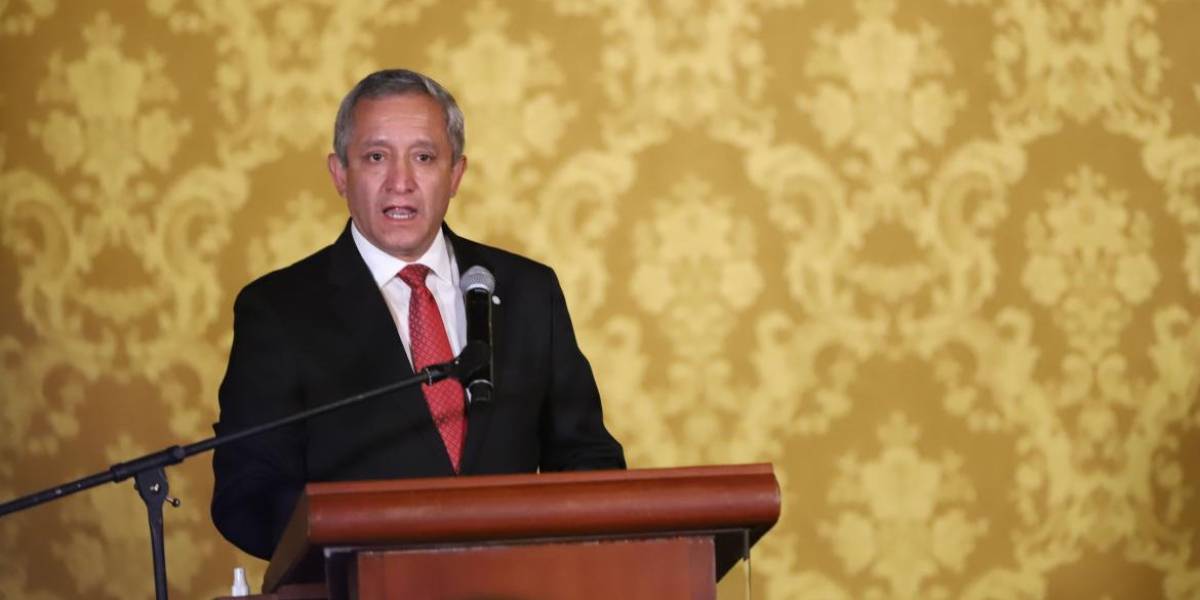 Gobierno rechaza juicio político contra el ministro del Interior Patricio Carrillo