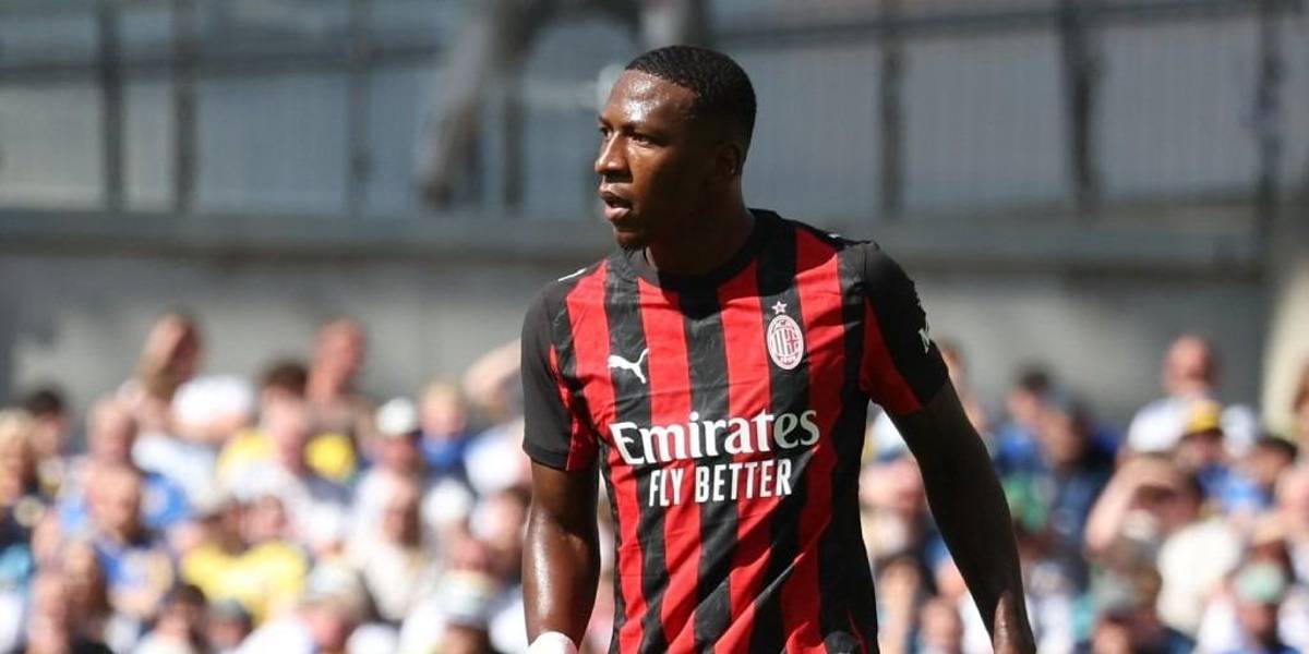 Pervis Estupiñán resalta en nuevo amistoso del AC Milan