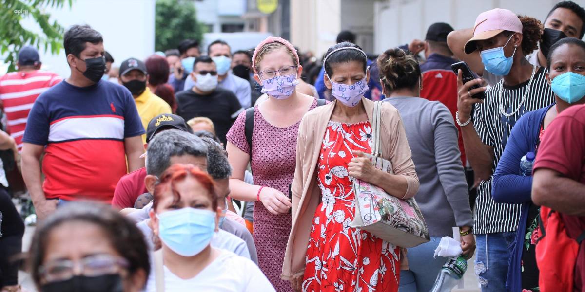 COVID-19 en Ecuador: 179 cantones pasan a semáforo amarillo debido a un decrecimiento de casos