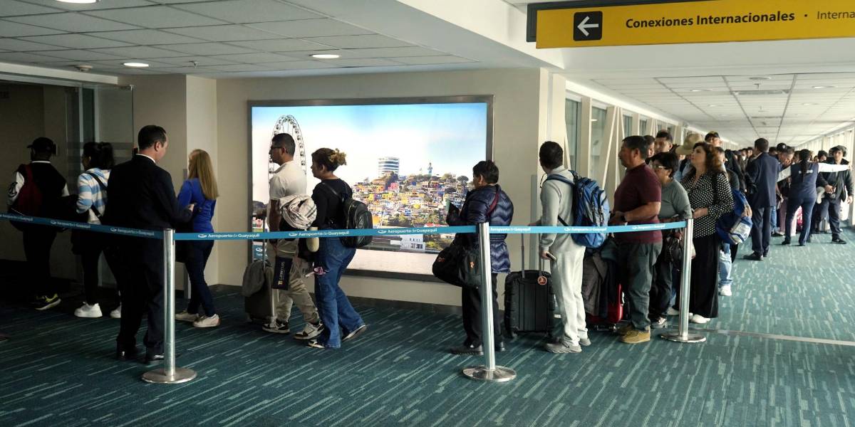 Ecuador niega entrada de 23 extranjeros por no presentar certificado de vacunación contra la fiebre amarilla