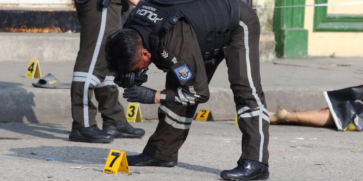 La Policía vigila Durán incluso desde el aire, pero en las calles siguen las balaceras y muertes violentas a cualquier hora