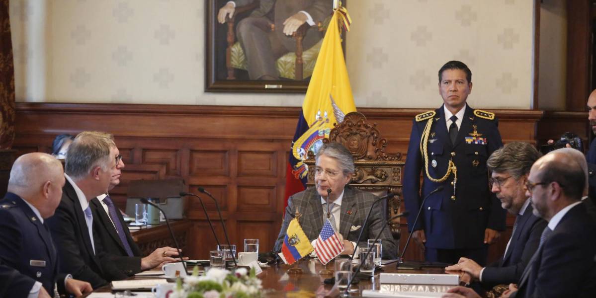 Ecuador y Estados Unidos firman un memorando de entendimiento para fortalecer las Fuerzas Armadas