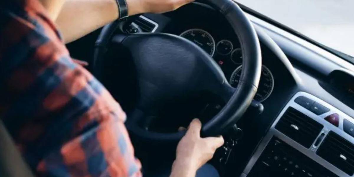 Moradores frustraron asalto a taxista informal en Quito; hay dos detenidos