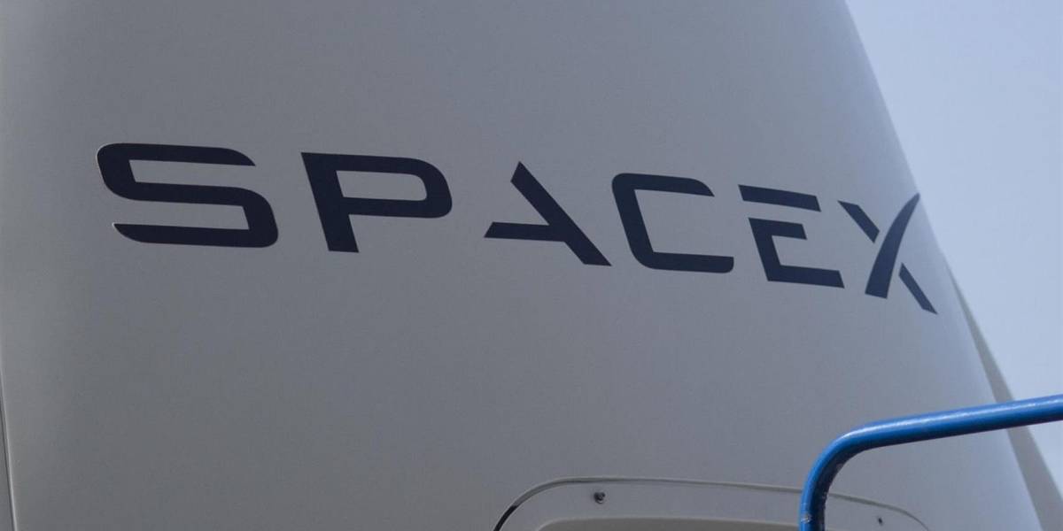 SpaceX lanza al espacio 52 satélites más para su red de internet