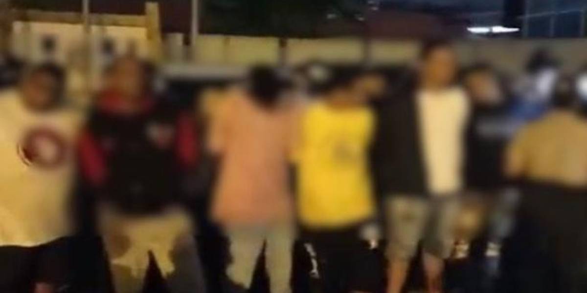 Juez deja libres a 18 detenidos con armas afuera del Hospital Luis Vernaza, ligados al caso de intento de sicariato en Daule