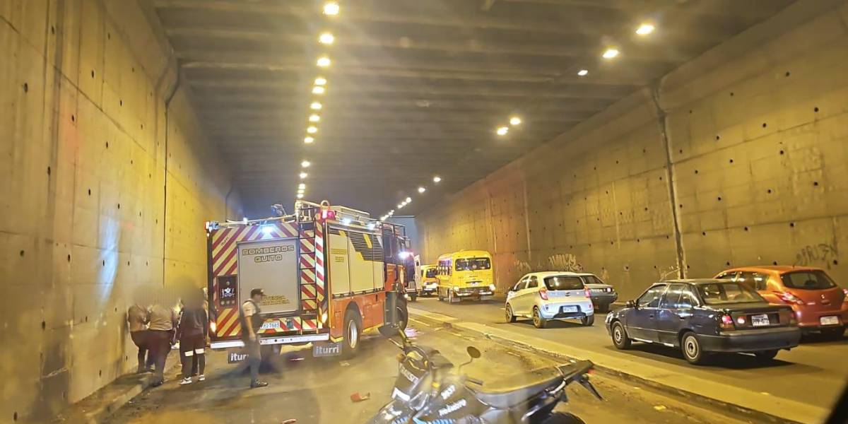 Quito: seis heridos tras choque de tres vehículos en la avenida Mariscal Sucre
