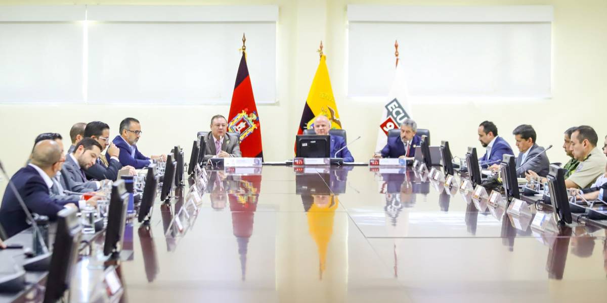 Ecuador cierra el COE Nacional y ratifica el fin de la emergencia por COVID-19