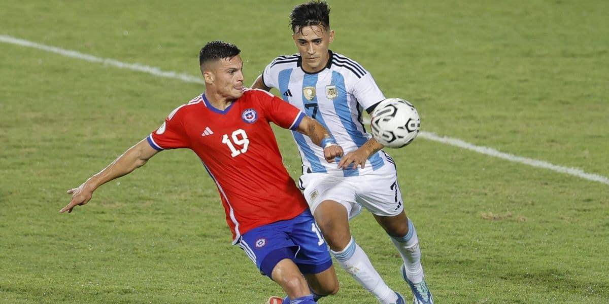 Lucas Cepeda, baja de última hora en Chile para enfrentar a Ecuador