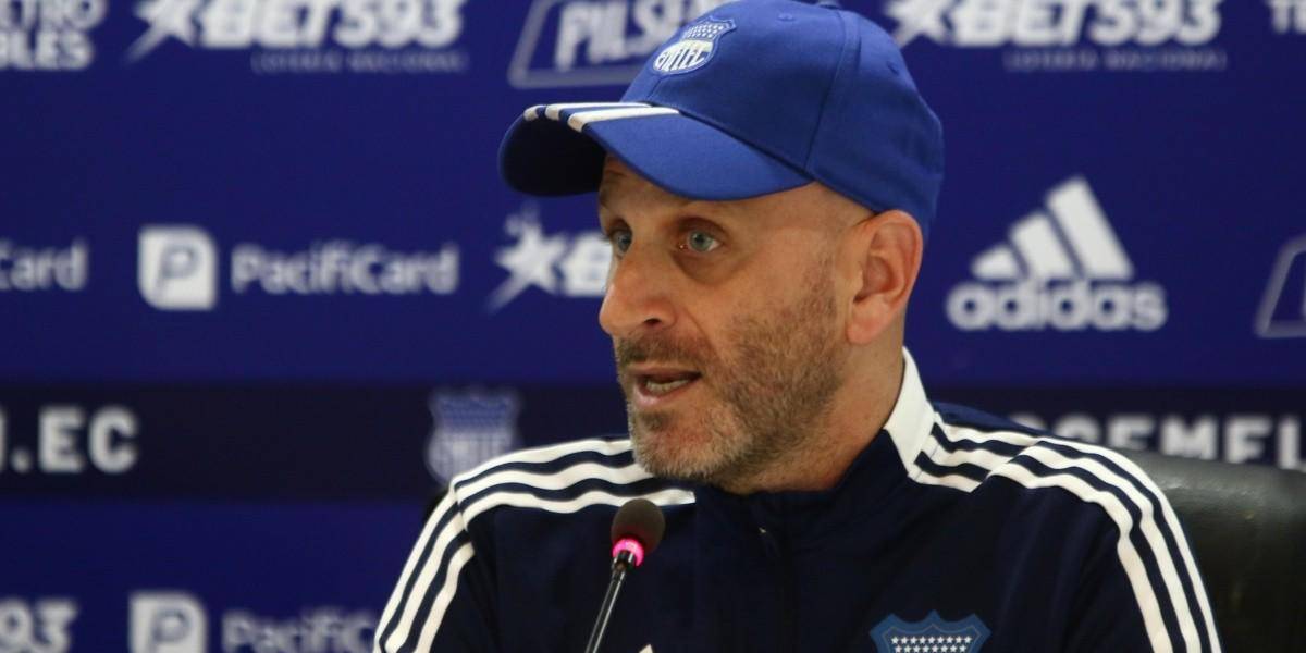 Rondelli y el sarcasmo ante la prensa luego de la victoria de Emelec: Soy un demente, tonto y no sé lo que hago