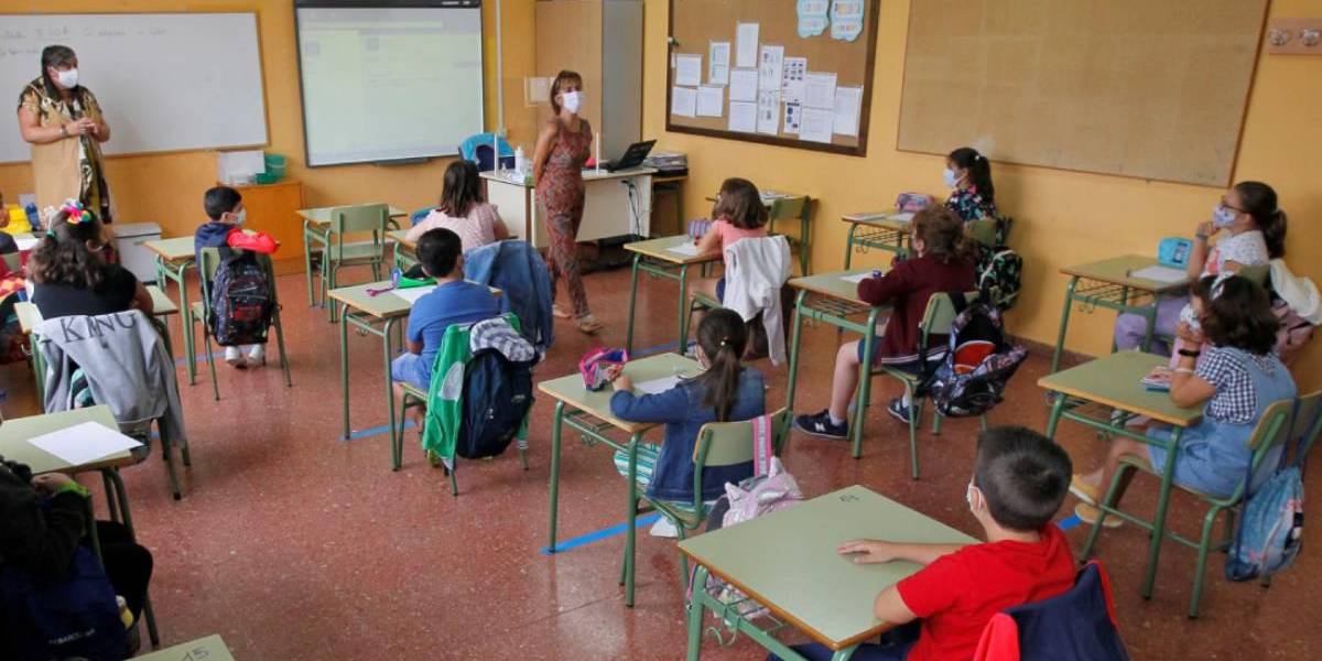 Buenos Aires prohíbe a los maestros usar chiques o tod@s en las escuelas