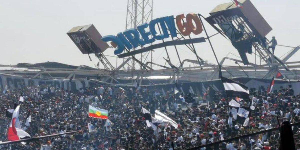 Caos en Chile: colapsó el techo del estadio y varios aficionados del Colo-Colo resultaron heridos